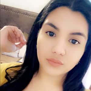 Meet your Posher, Ana